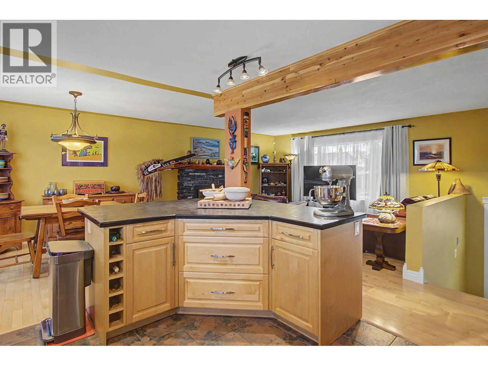Photo 10 of 30 — 1257 ALEZA CRESCENT · Prince George, BC