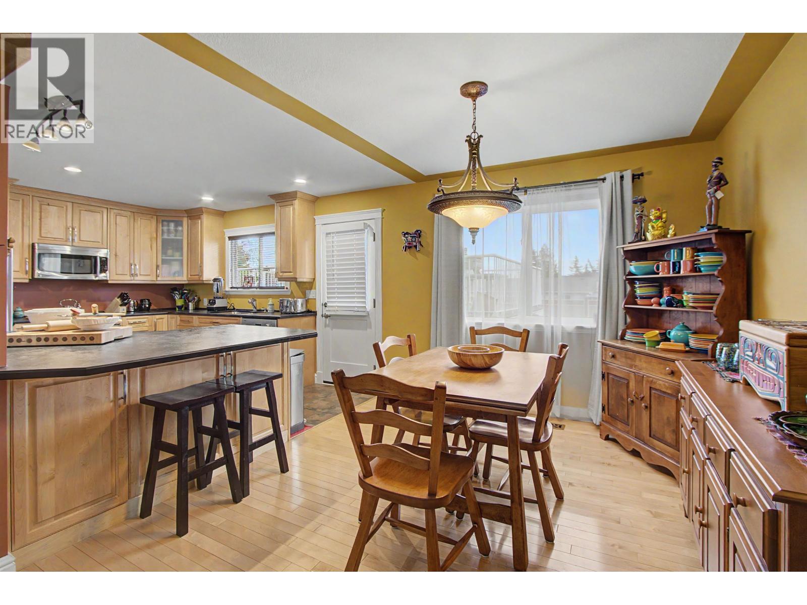 Photo 11 of 30 — 1257 ALEZA CRESCENT · Prince George, BC