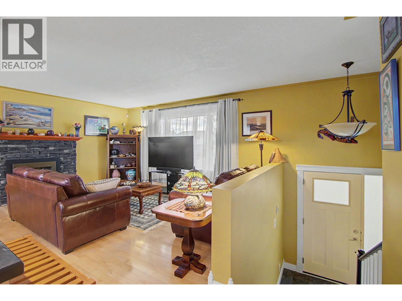 Kitchen of 1257 ALEZA CRESCENT · Prince George, BC