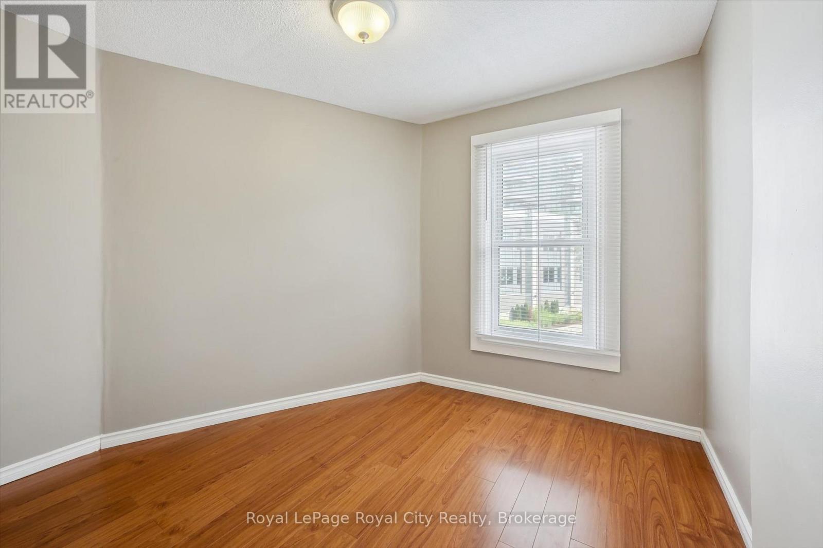 90 NEEVE STREET - 33