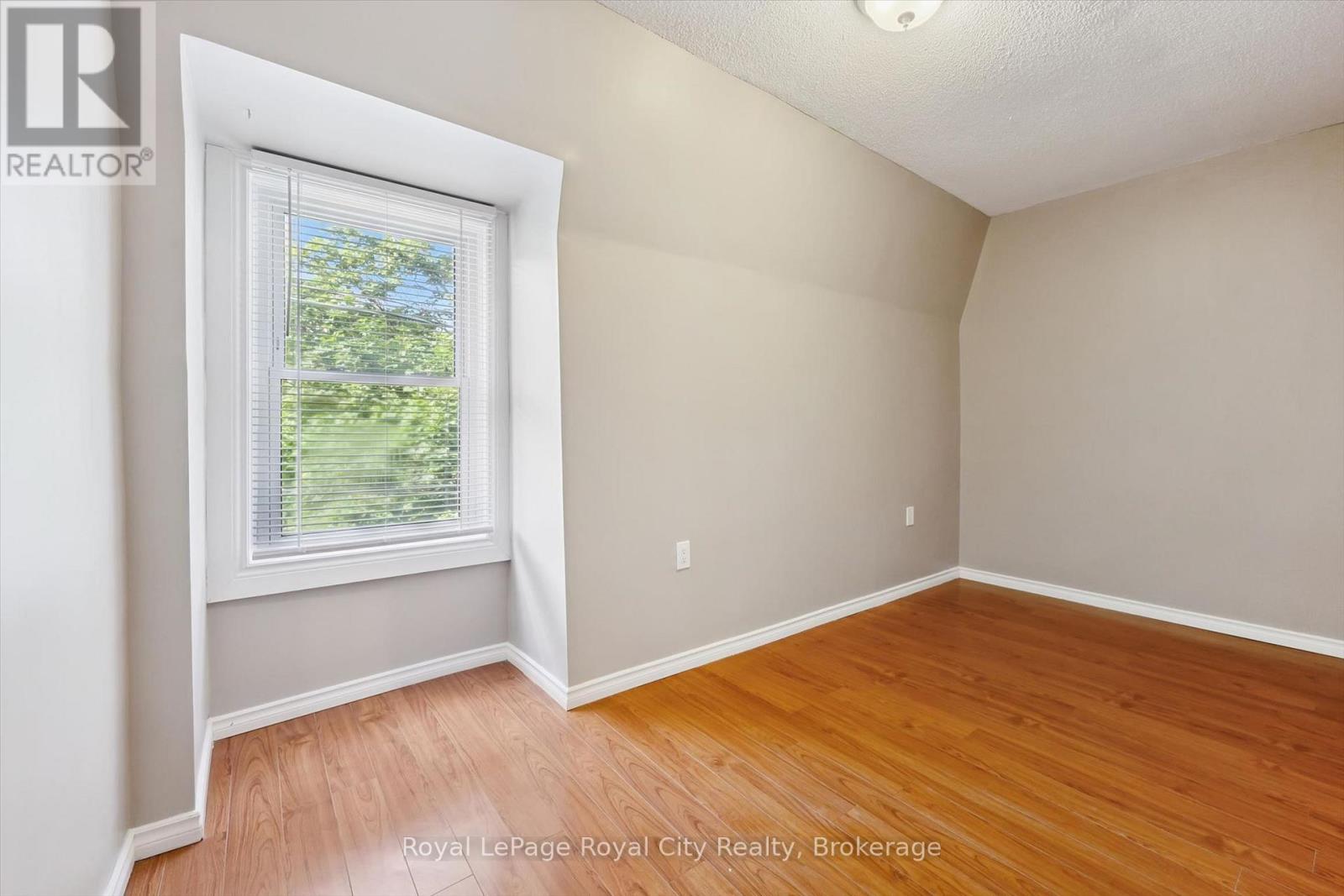 90 NEEVE STREET - 26