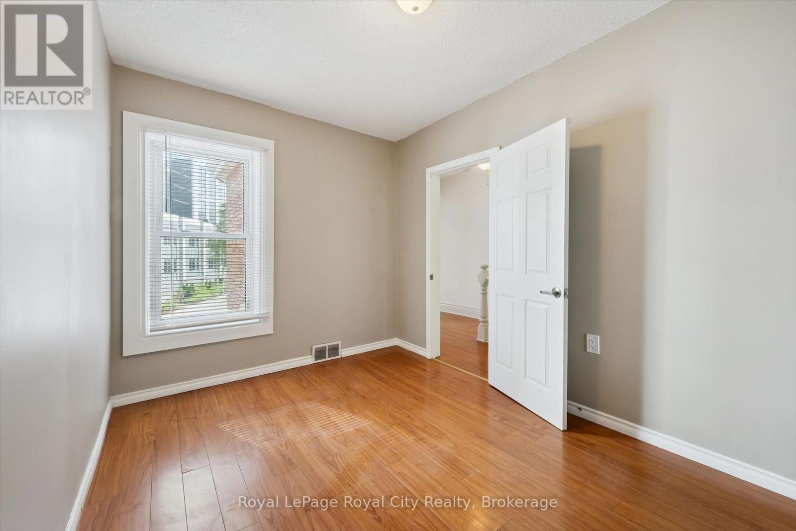 90 NEEVE STREET - 30