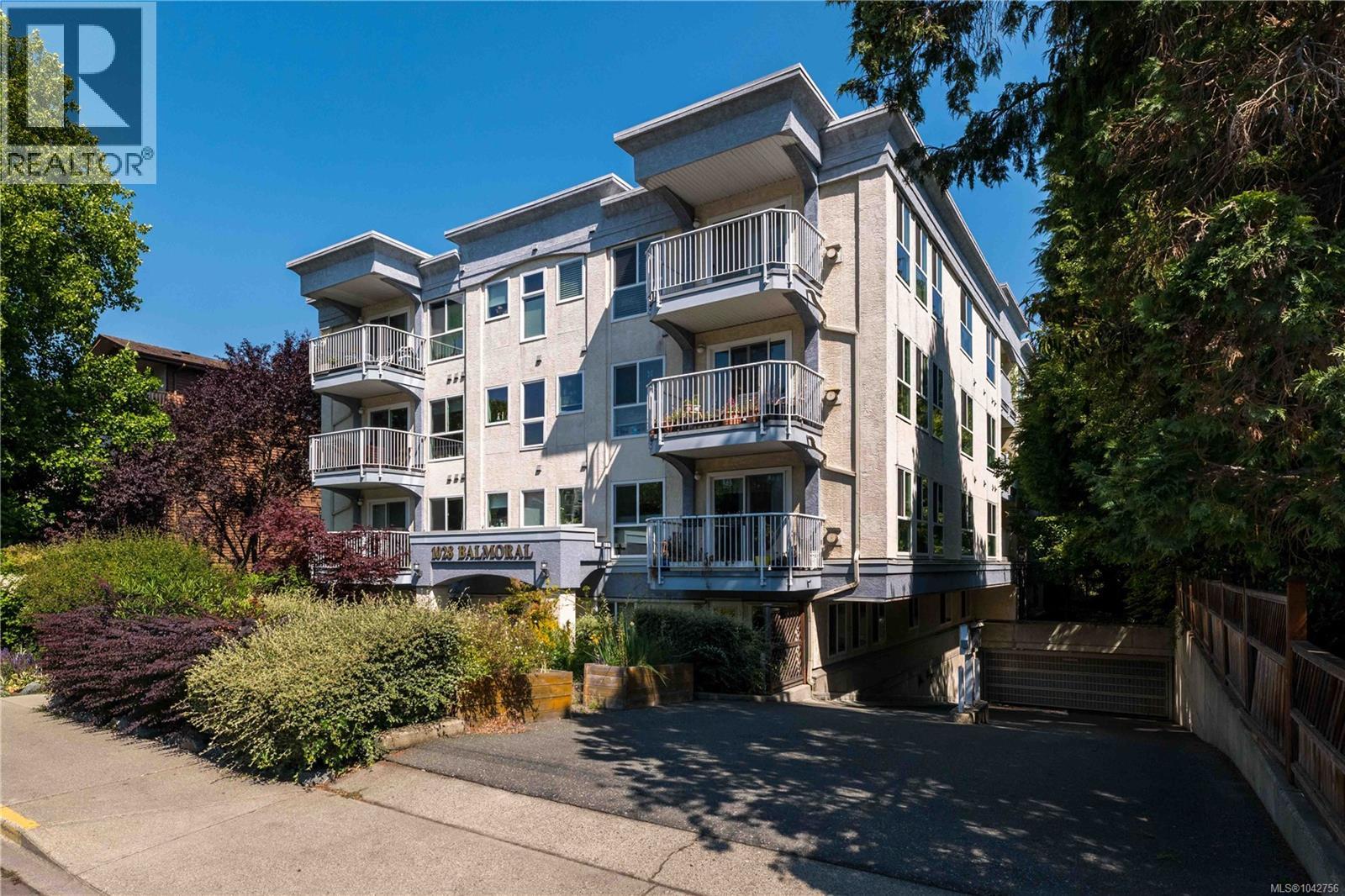 #302 1028 Balmoral Rd - 1
