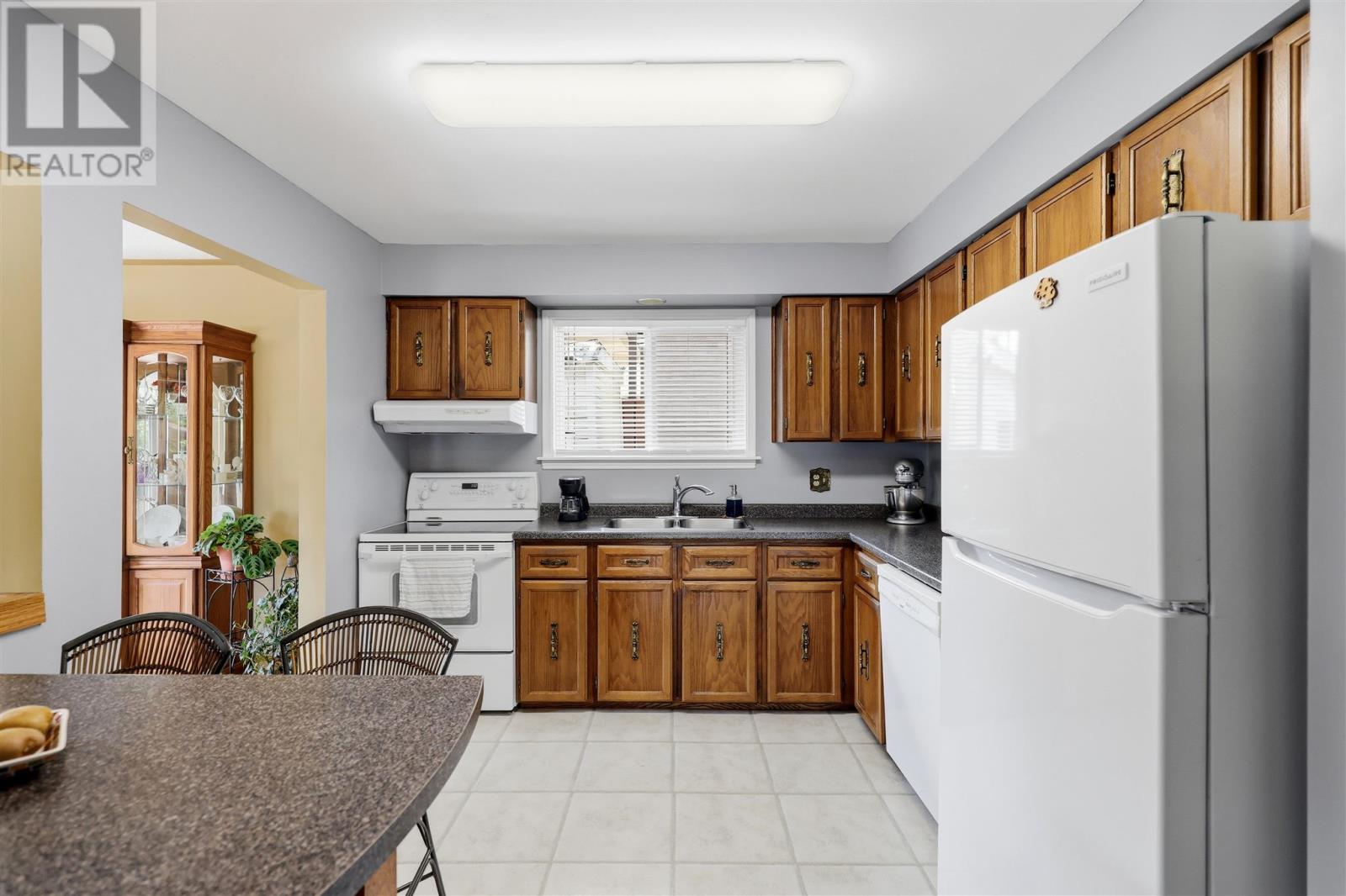 36 Parker AVE - 11
