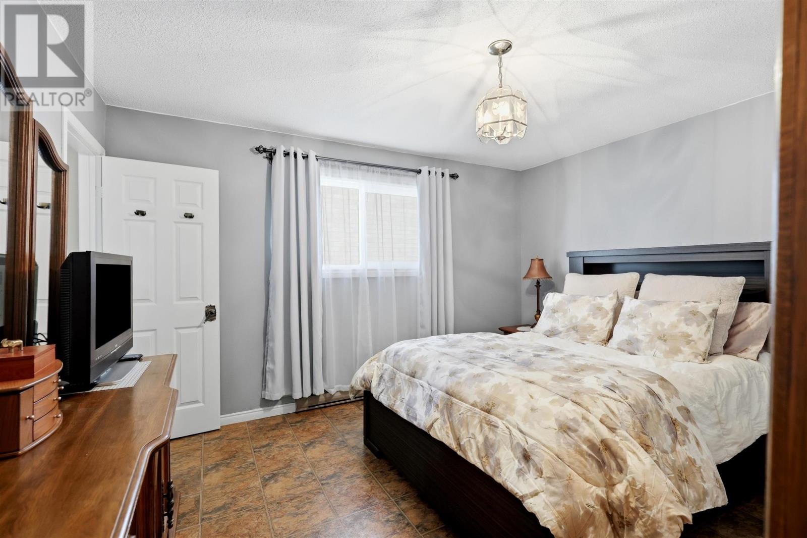 36 Parker AVE - 13