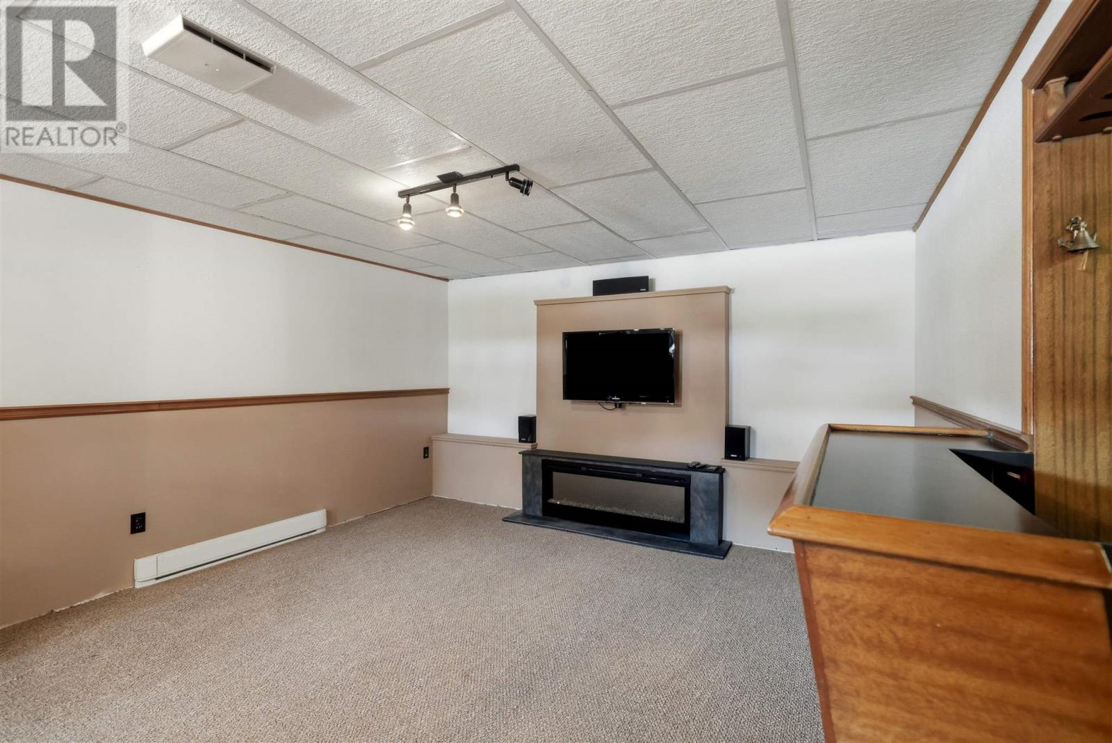 36 Parker AVE - 24