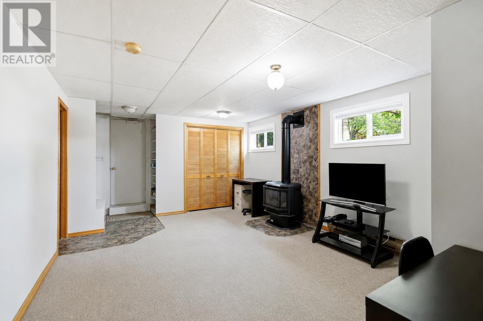 36 Parker AVE - 28