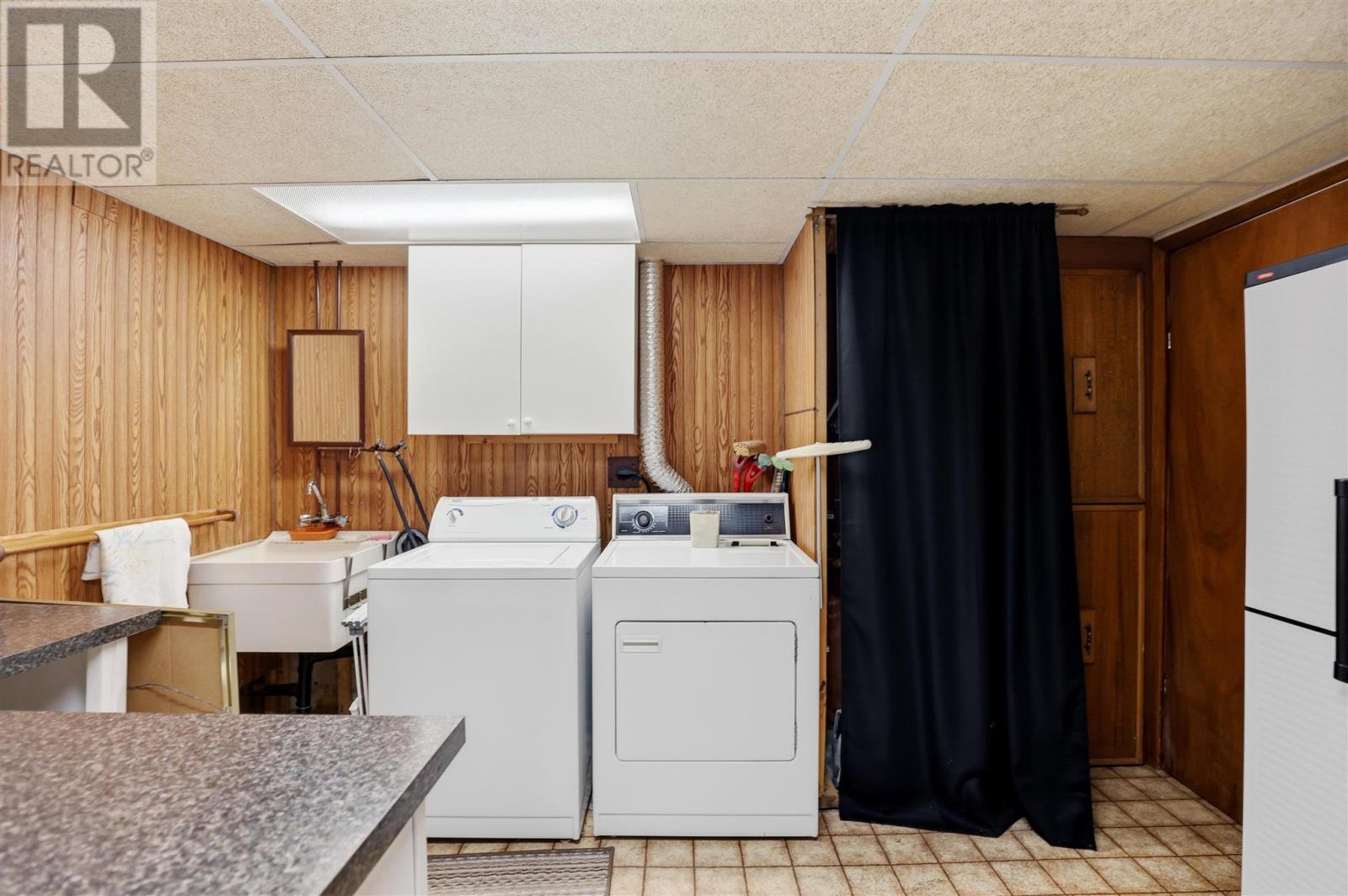 36 Parker AVE - 35