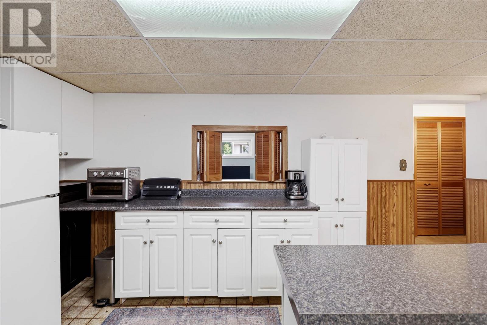 36 Parker AVE - 34