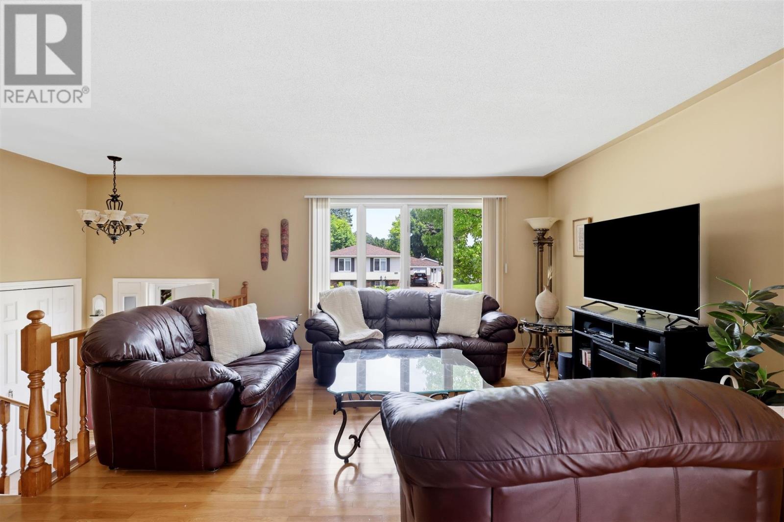 36 Parker AVE - 4