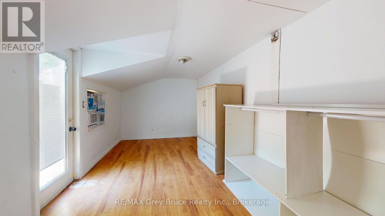 216/218 DENMARK STREET - 21