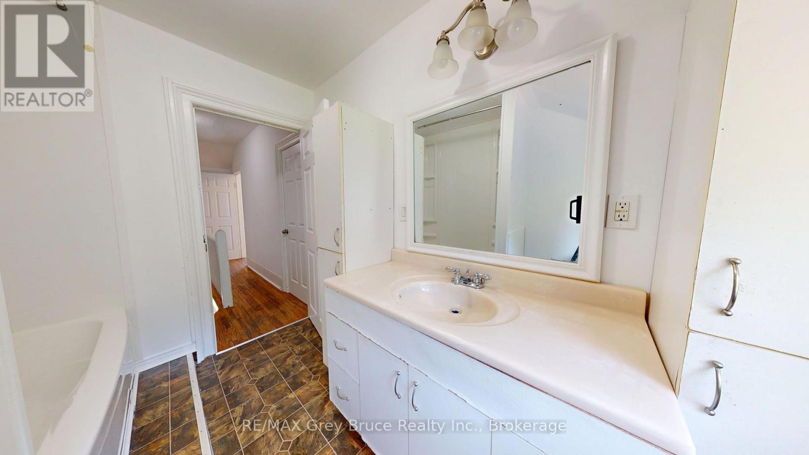 216/218 DENMARK STREET - 35
