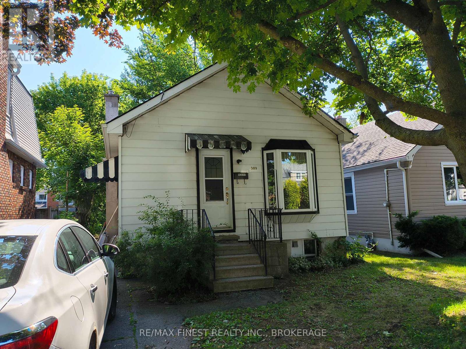309 COLLEGE STREET - 4