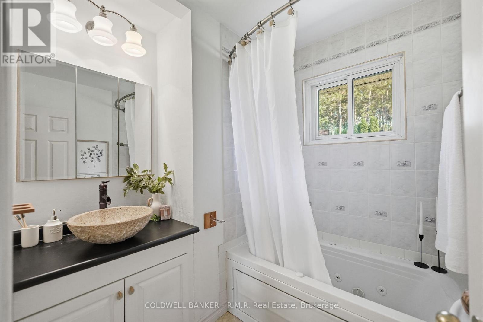 33 PORTAGE ROAD - 37