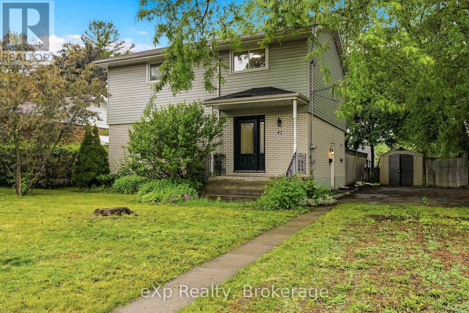 42 ROSEWOOD AVENUE - 1