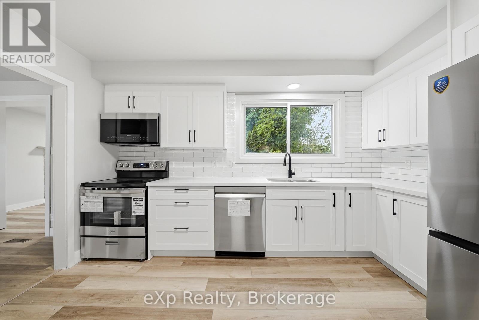 42 ROSEWOOD AVENUE - 12