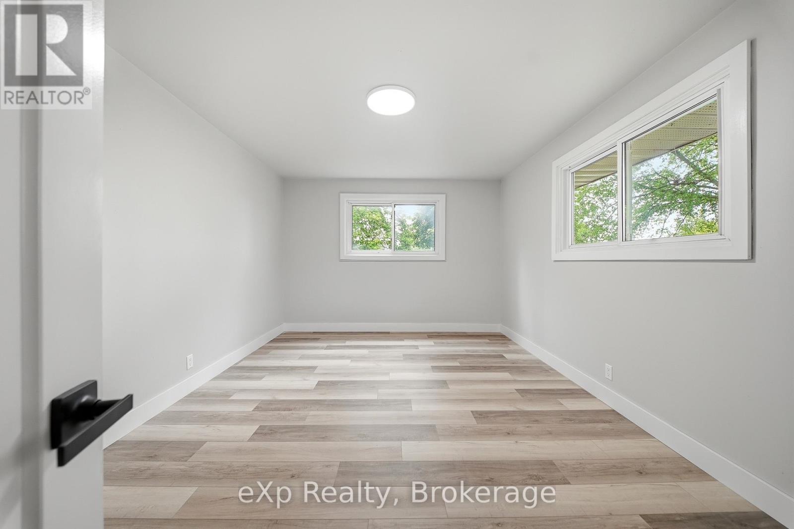 42 ROSEWOOD AVENUE - 15