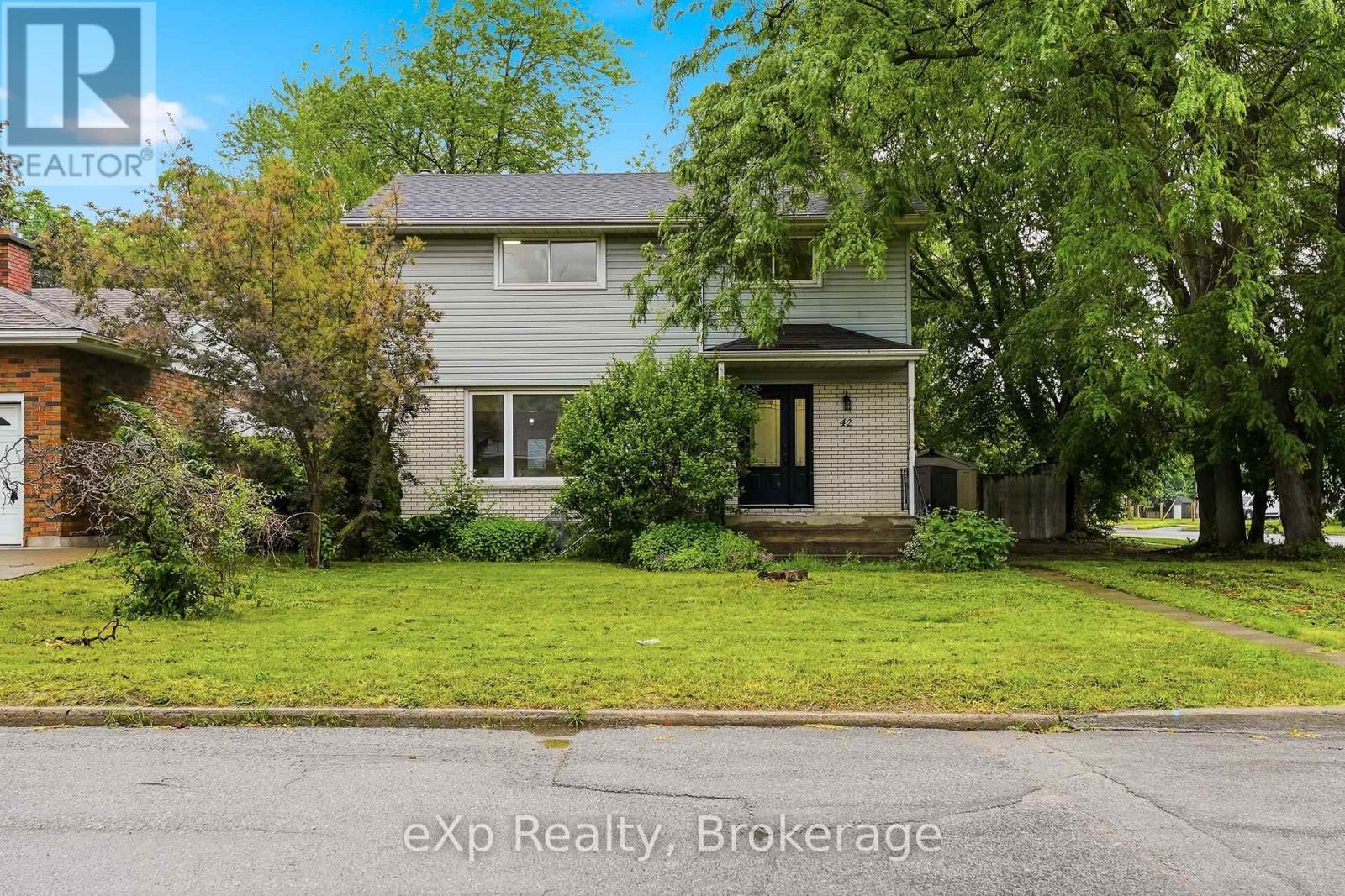 42 ROSEWOOD AVENUE - 2