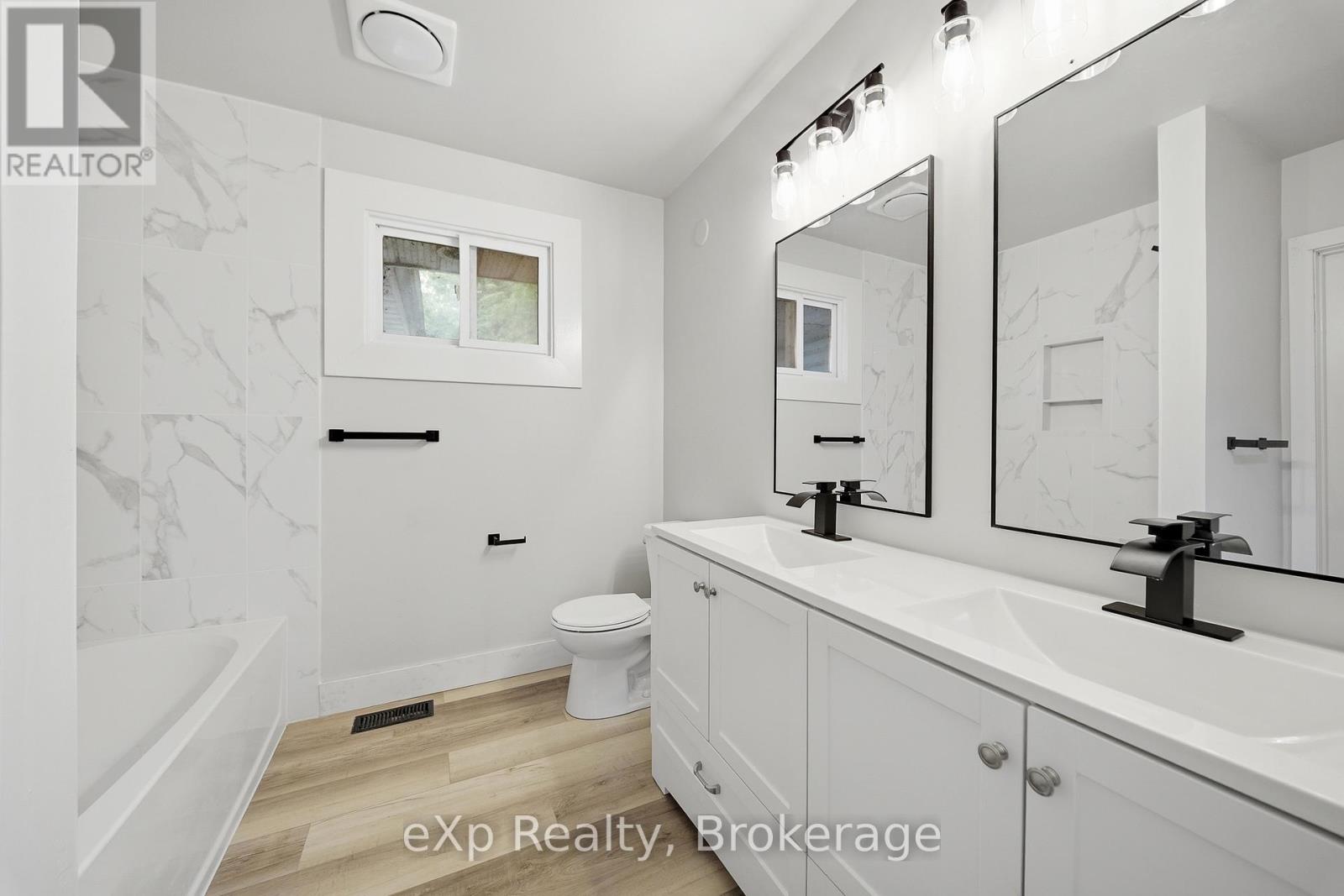 42 ROSEWOOD AVENUE - 23