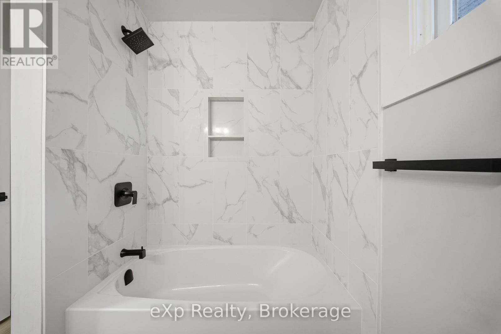 42 ROSEWOOD AVENUE - 24