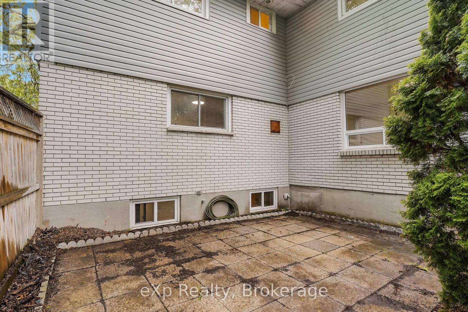 42 ROSEWOOD AVENUE - 30