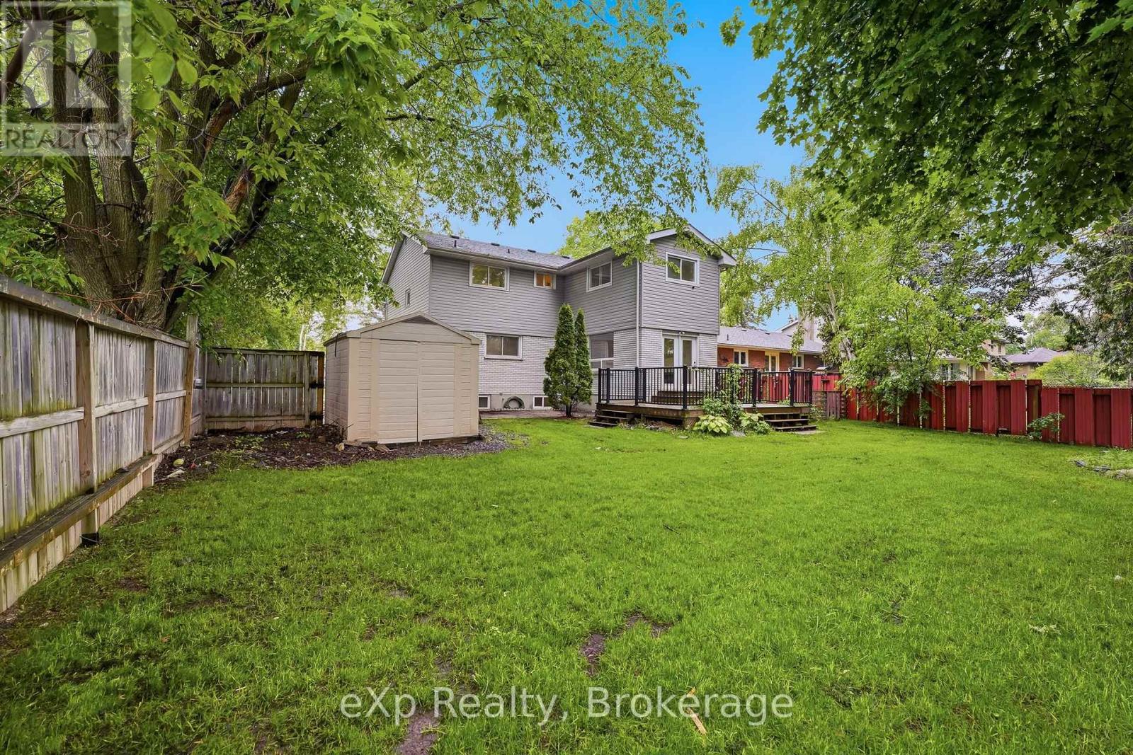 42 ROSEWOOD AVENUE - 32