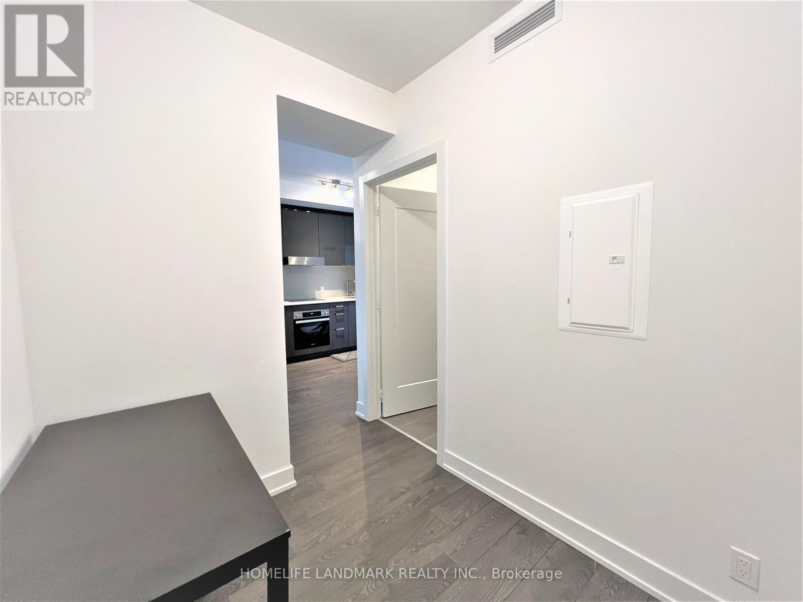 #1105 11 LILLIAN STREET - 11