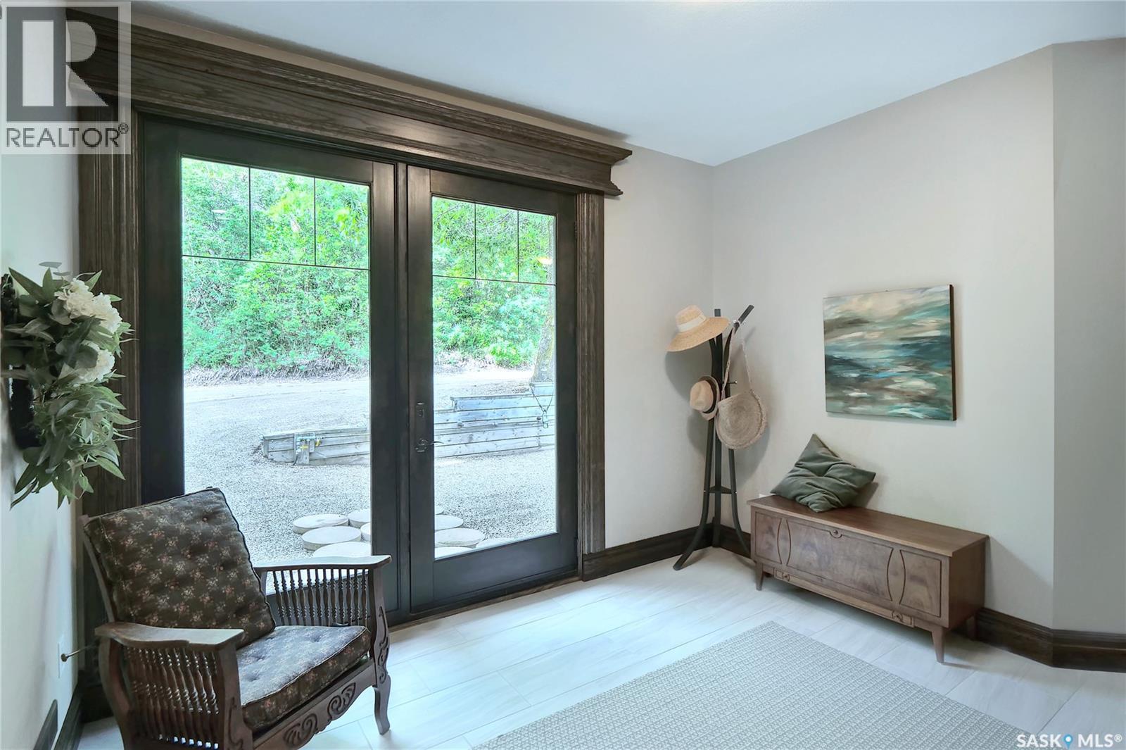 662 Valley DRIVE - Image 4
