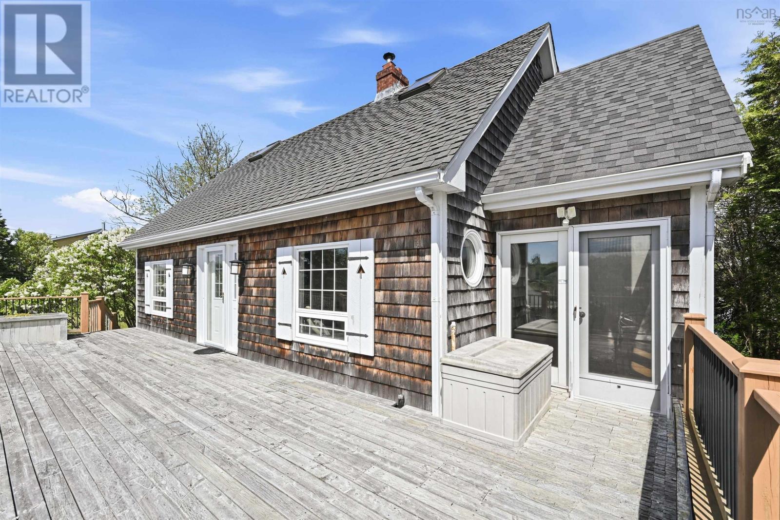 65 Shore Road - 19