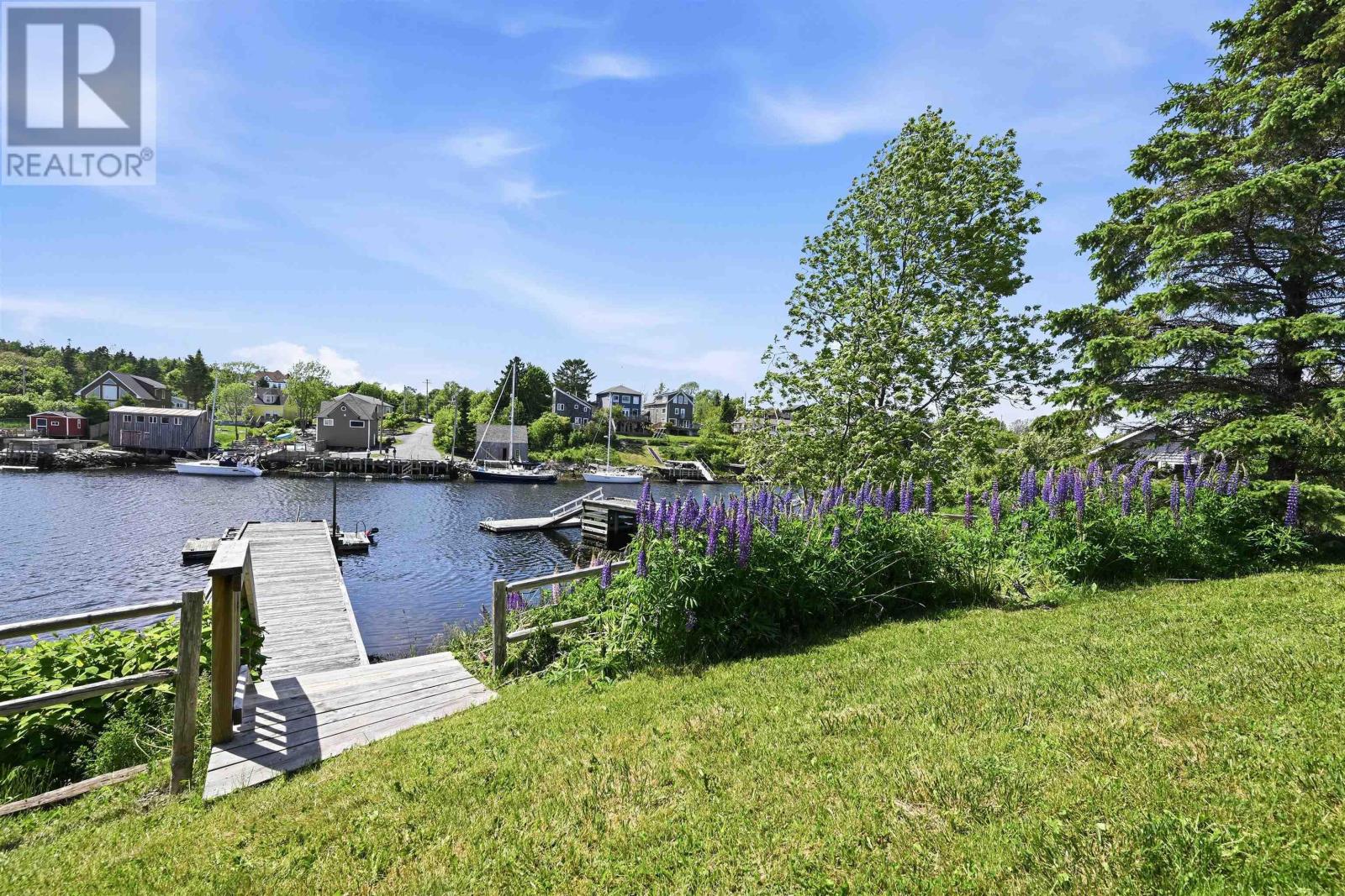 65 Shore Road - 37