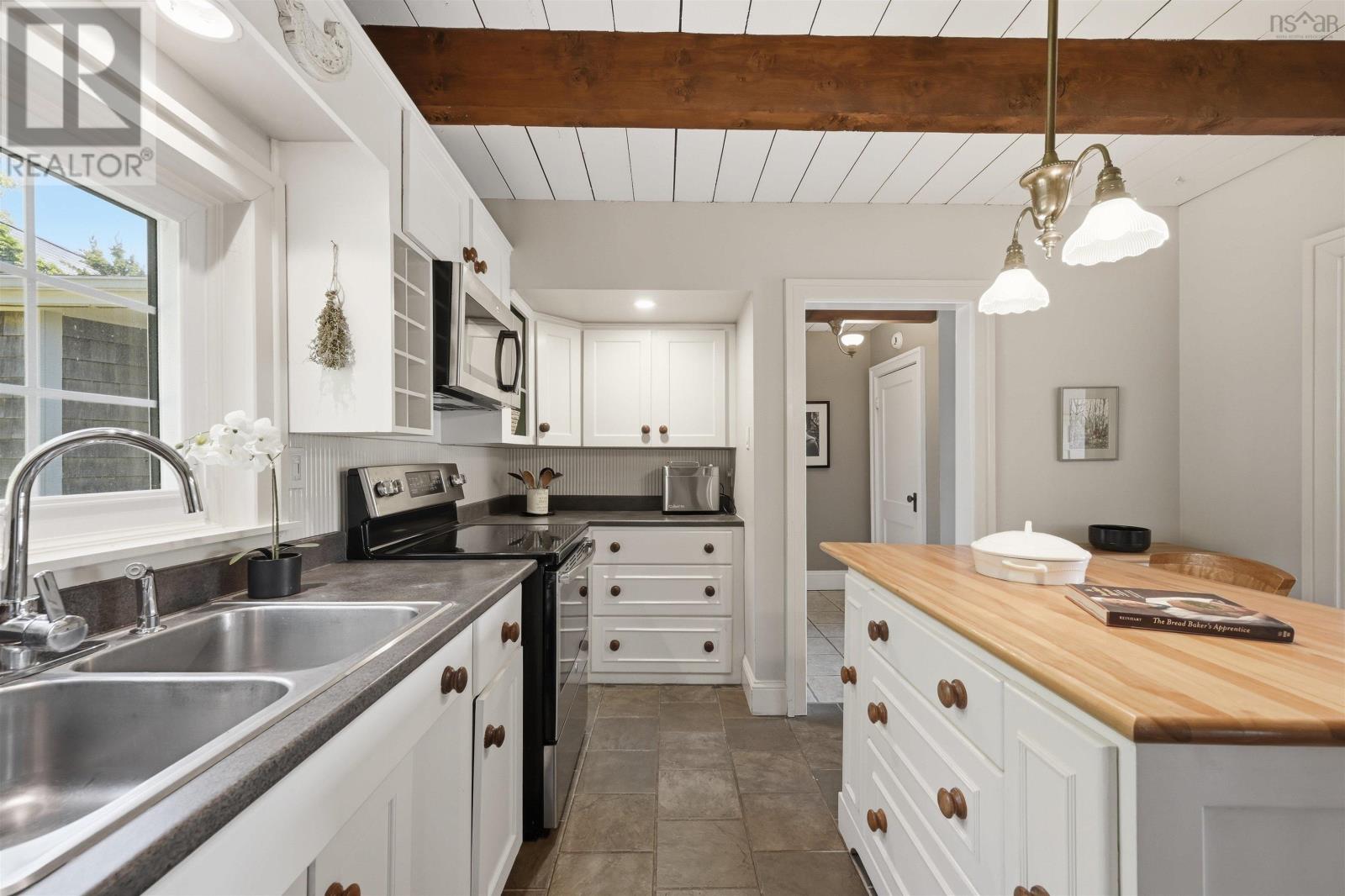 65 Shore Road - 9