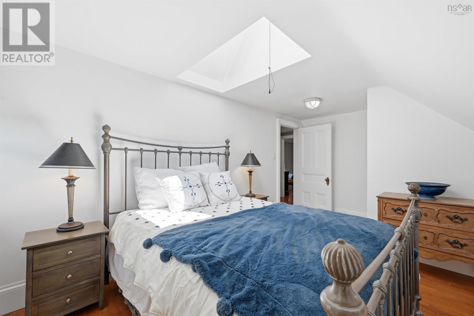 65 Shore Road - 31