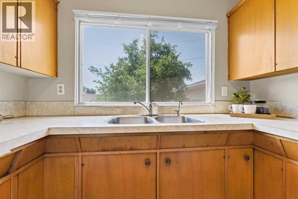 561 12 Street NW - 17