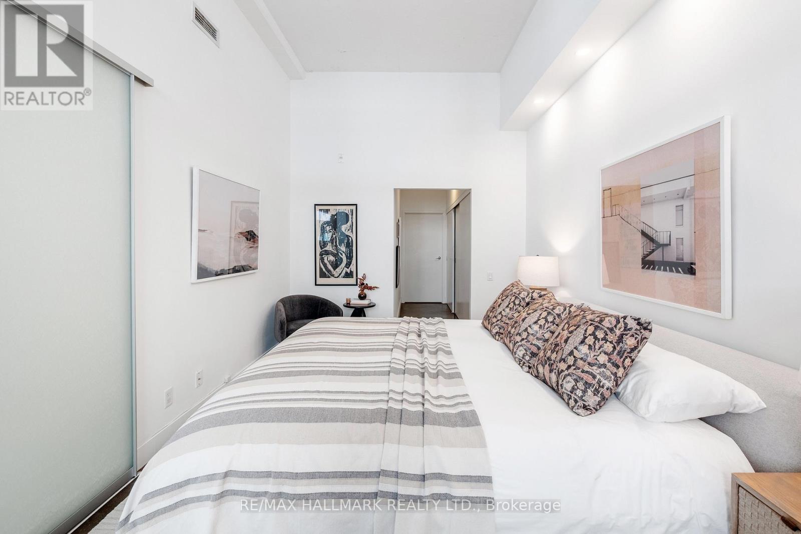 #406 233 CARLAW AVENUE - Image 22