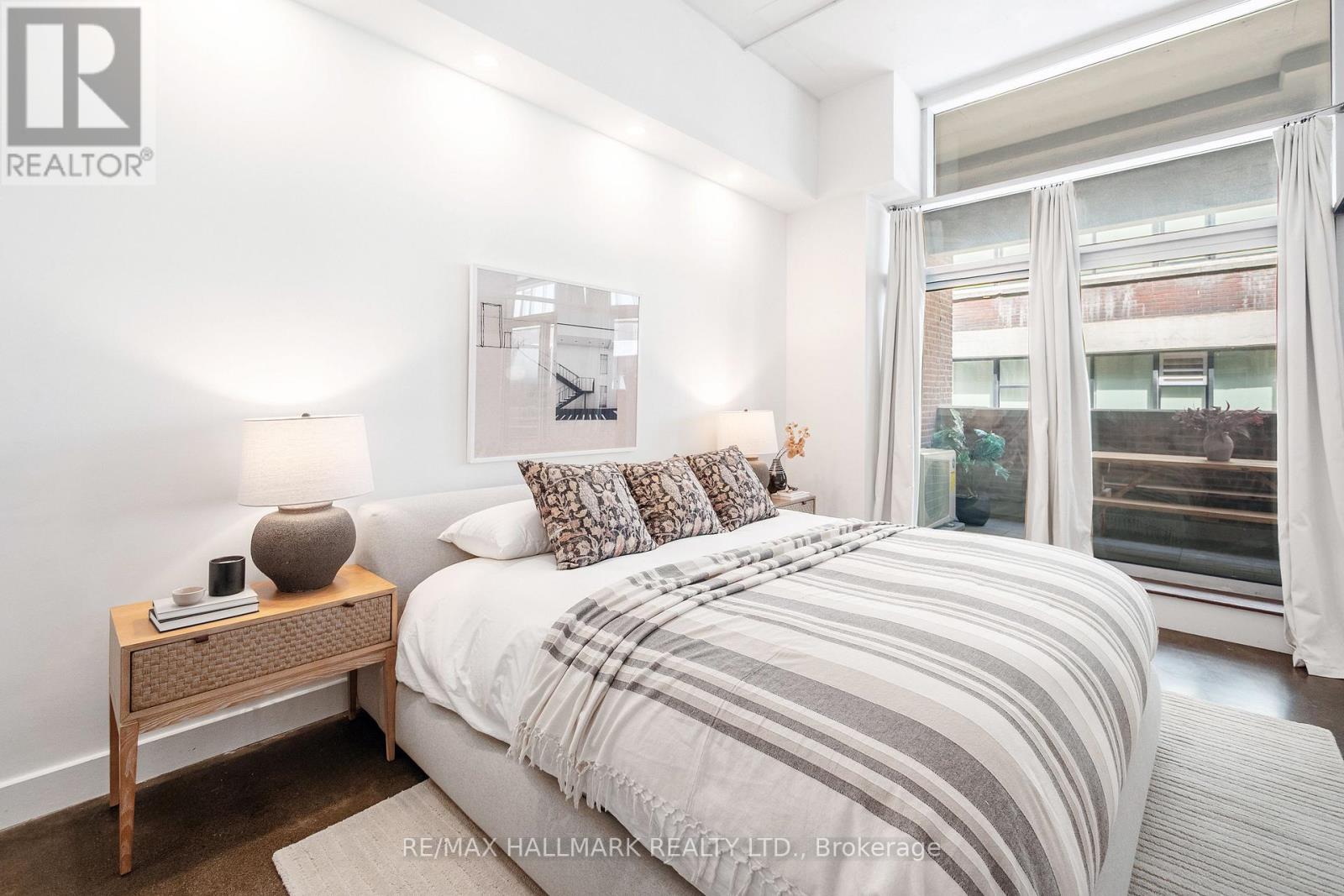 #406 233 CARLAW AVENUE - Image 25