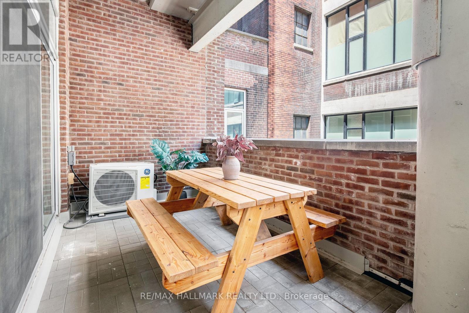 #406 233 CARLAW AVENUE - Image 36