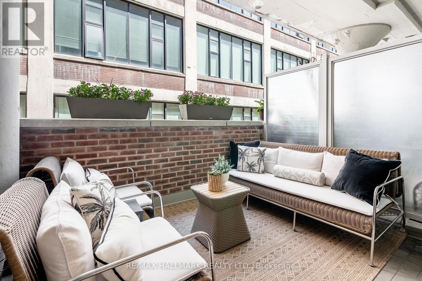 #406 233 CARLAW AVENUE - Image 38
