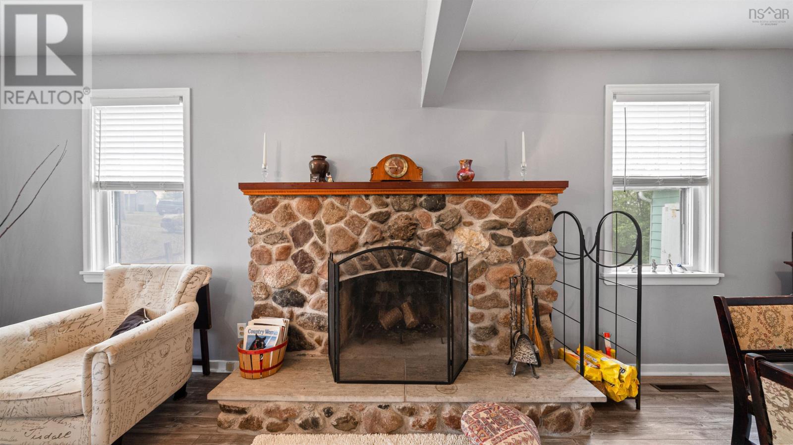 4322 Highway 236 - 17