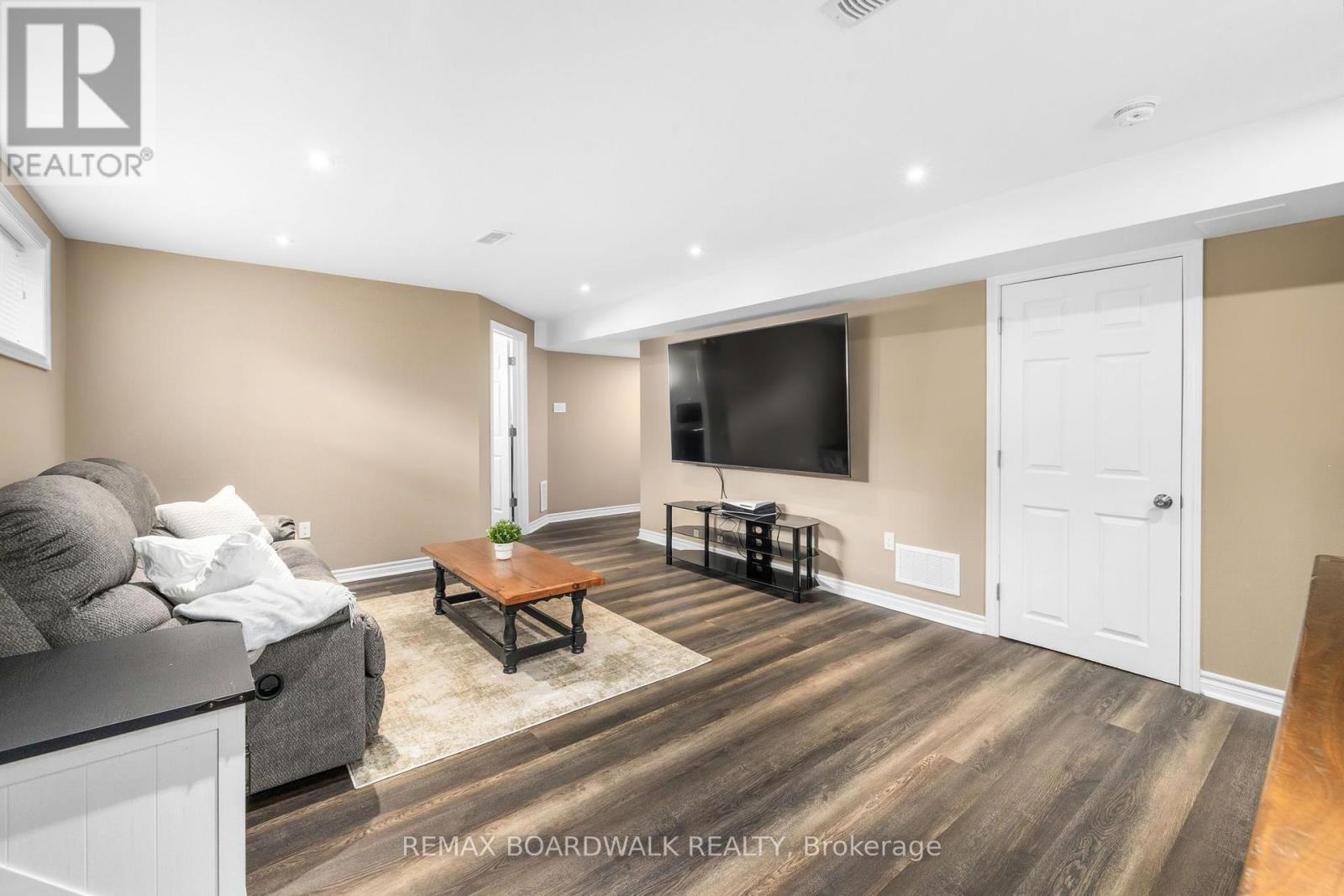 112 FRANCIS STREET - 32