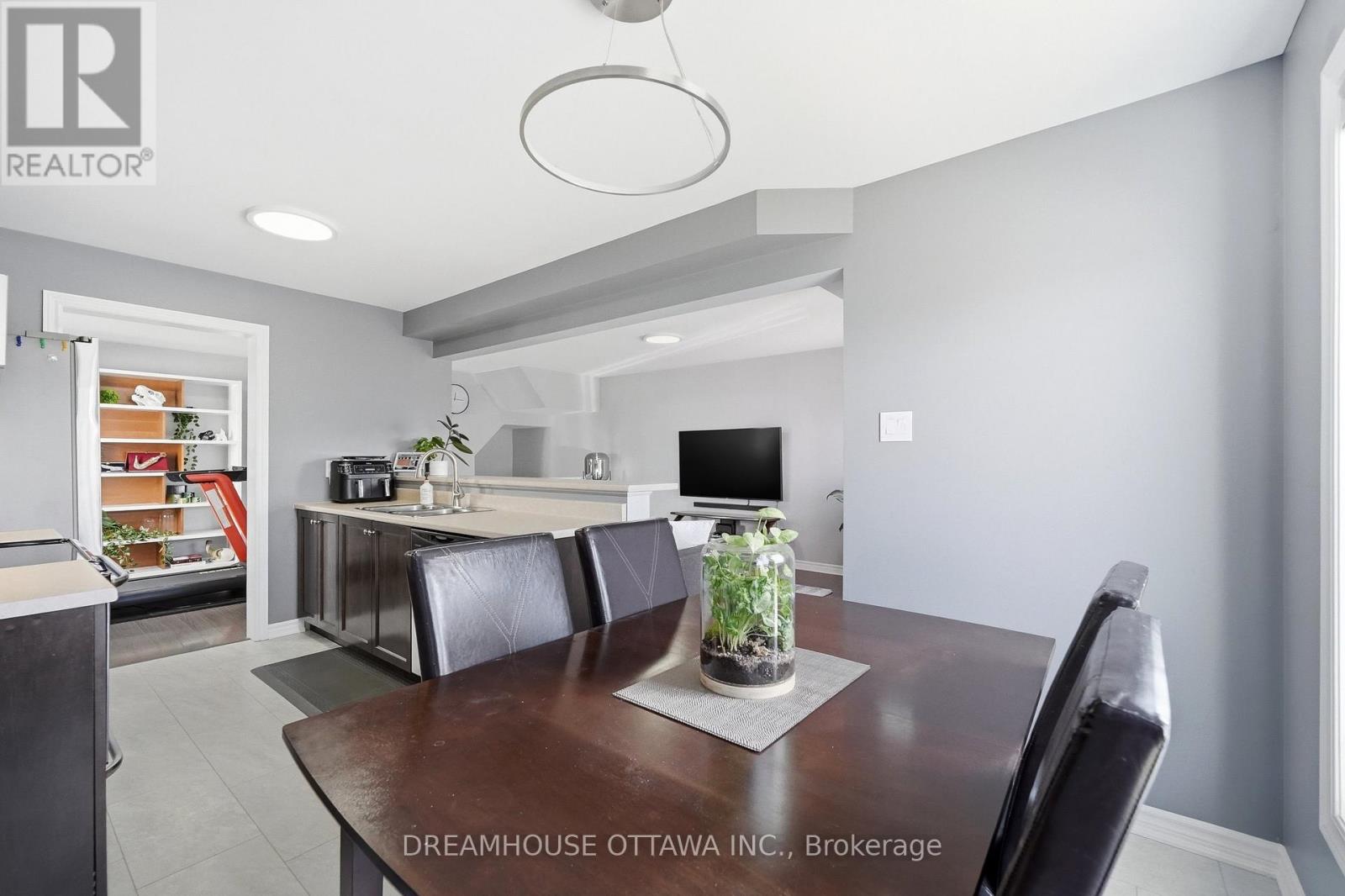 124 PENNANT AVENUE - 24