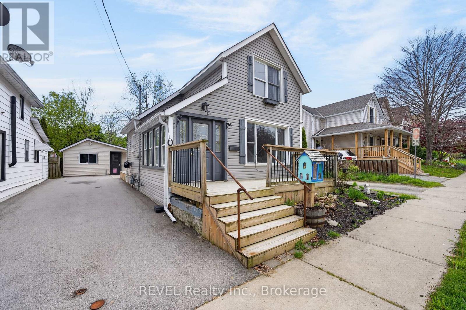 15 PHIPPS STREET - 1