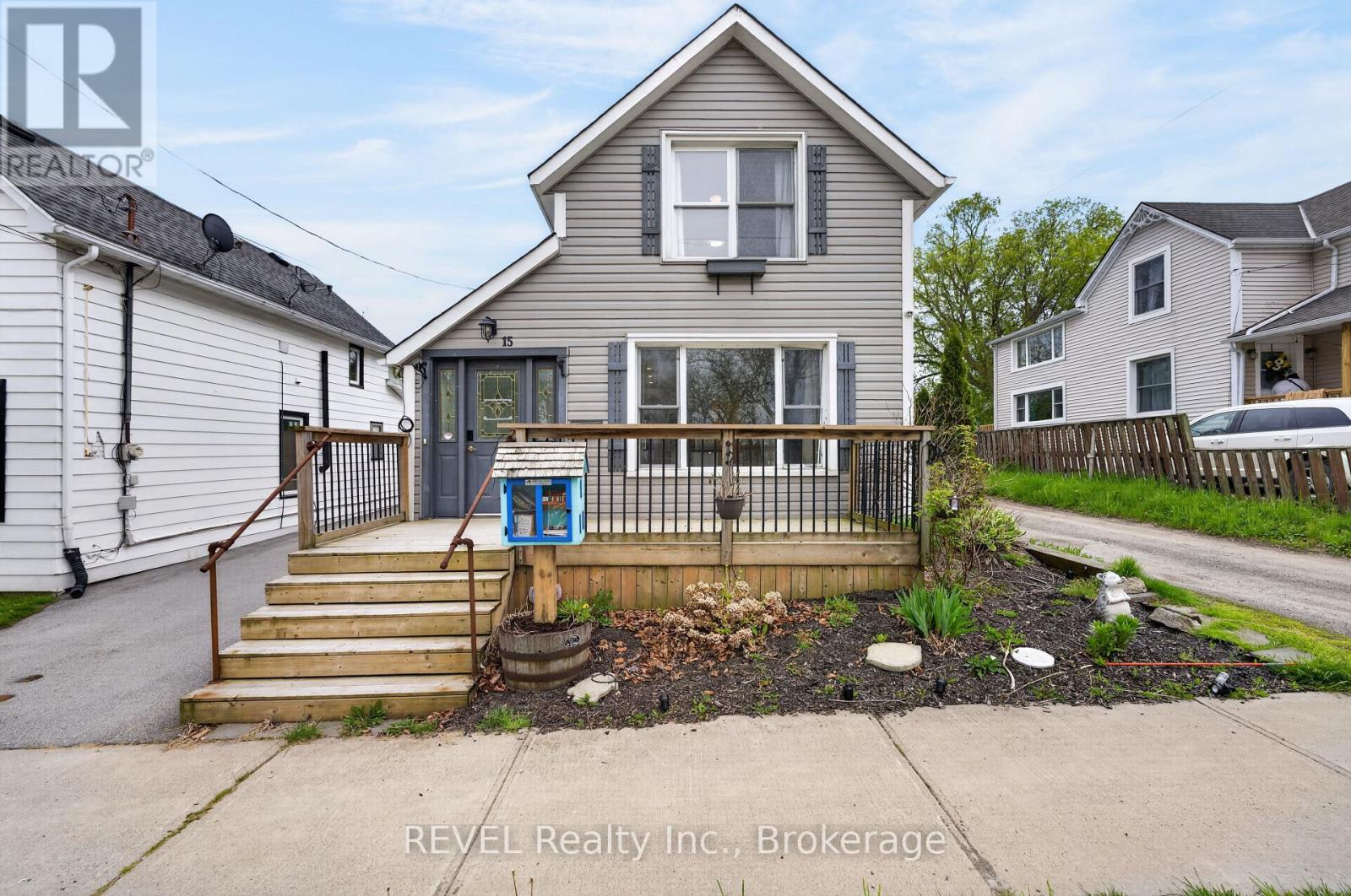 15 PHIPPS STREET - 2
