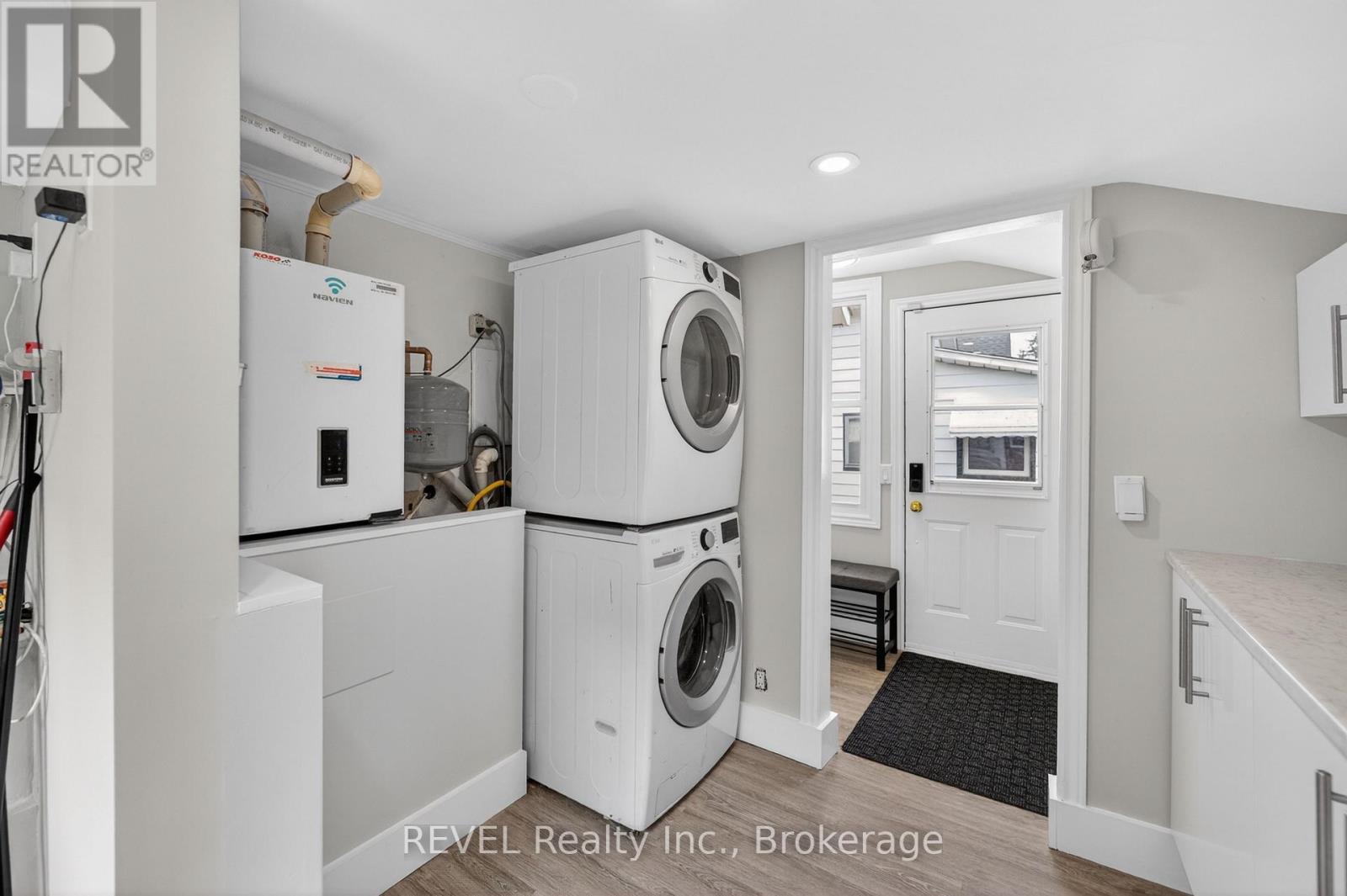 15 PHIPPS STREET - 21