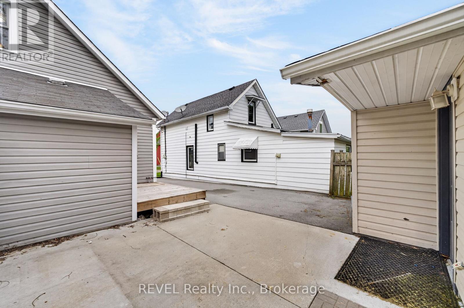 15 PHIPPS STREET - 37