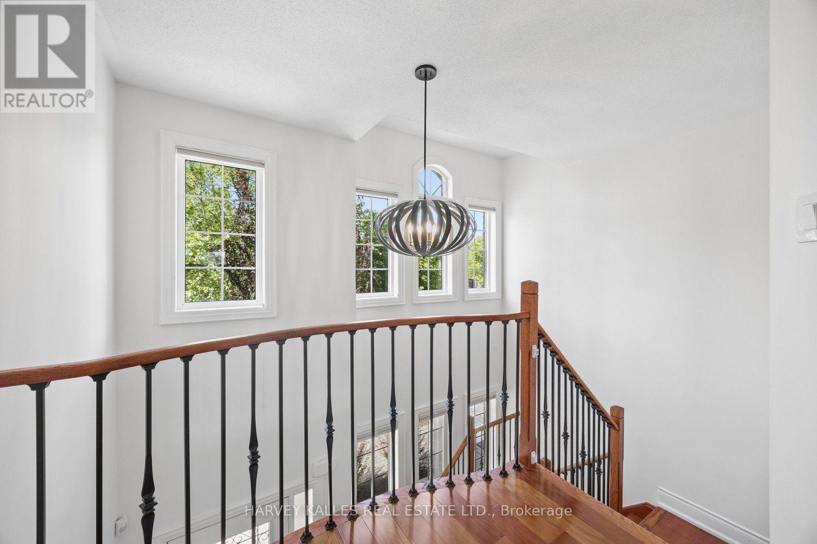 19 STARR CRESCENT - 13