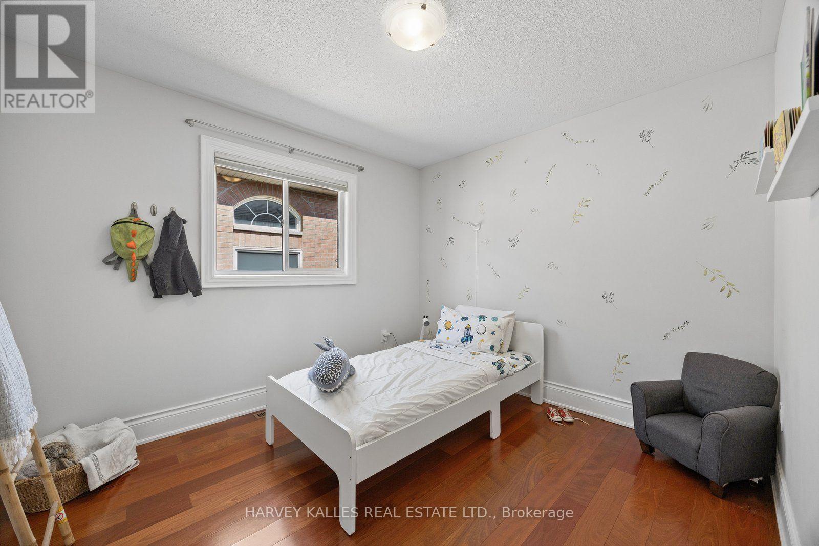 19 STARR CRESCENT - 20