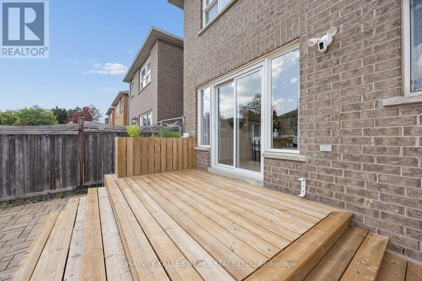 19 STARR CRESCENT - 24
