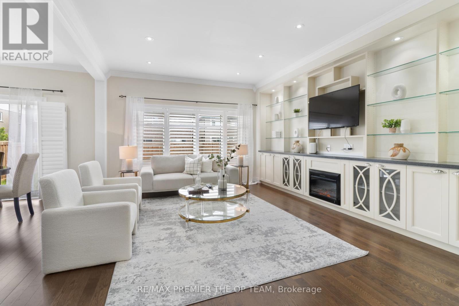 977 WICKHAM ROAD - 18