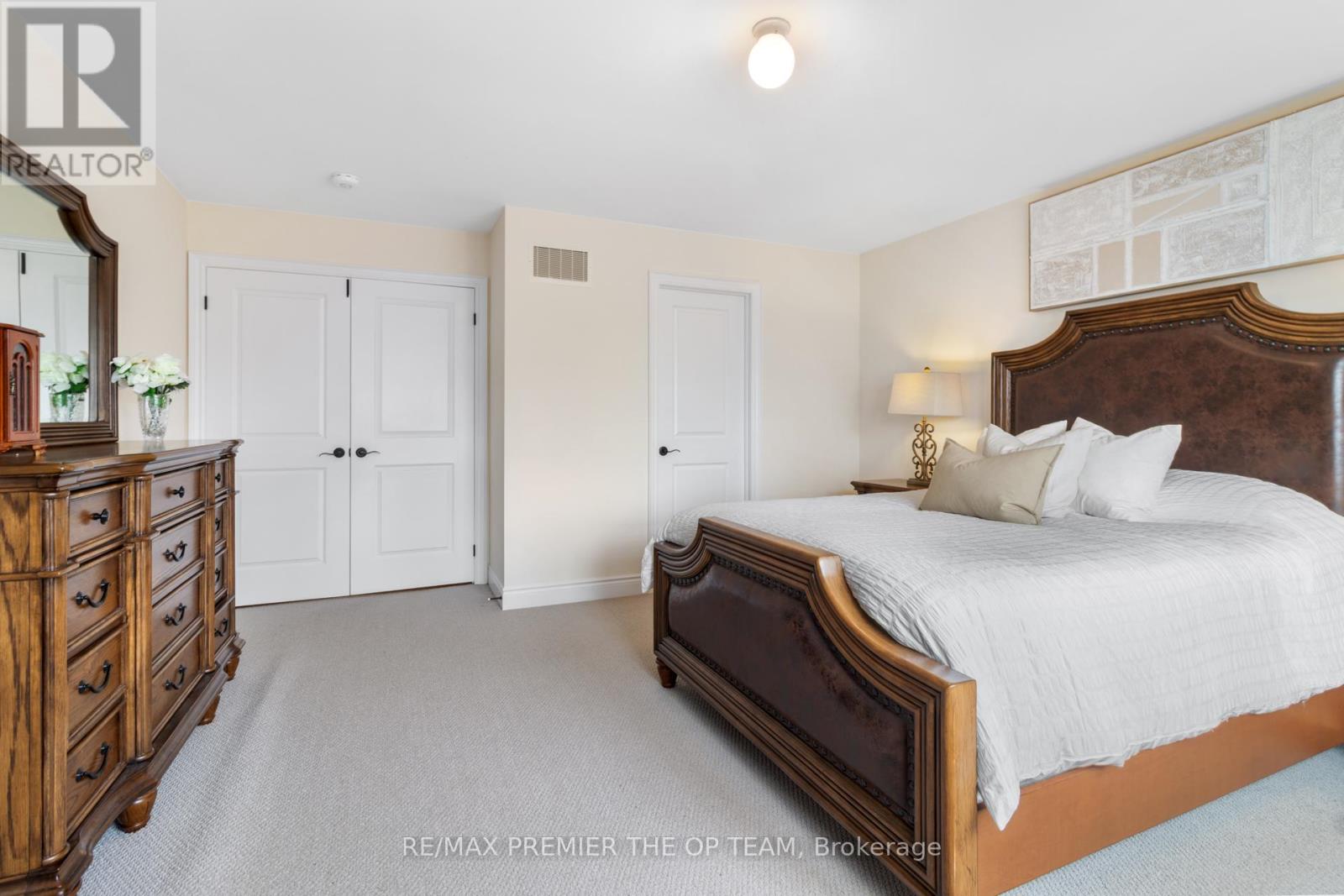 977 WICKHAM ROAD - 42