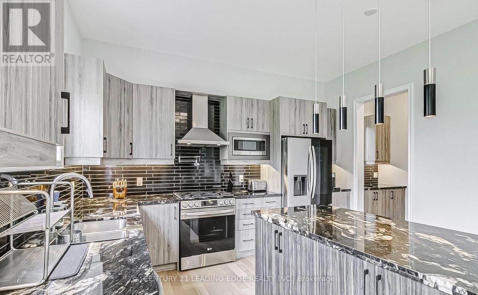 220 OLDE BAYVIEW AVENUE - 4